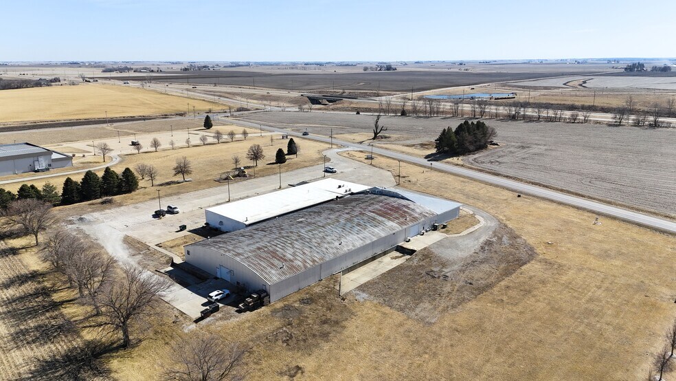 More Photos Of 2485 E Highway 163, Pella Warehouse For Lease