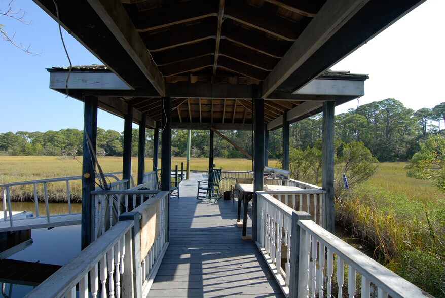 More Photos Of 2111 Sea Island Pky, Saint Helena Island General Retail For Sale