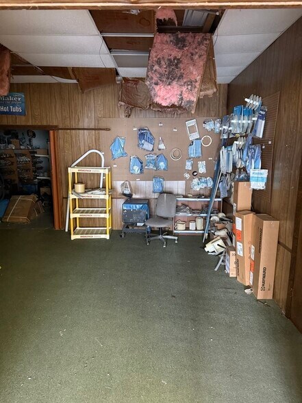 More Photos Of 72 Unity St, Turners Falls Freestanding For Sale