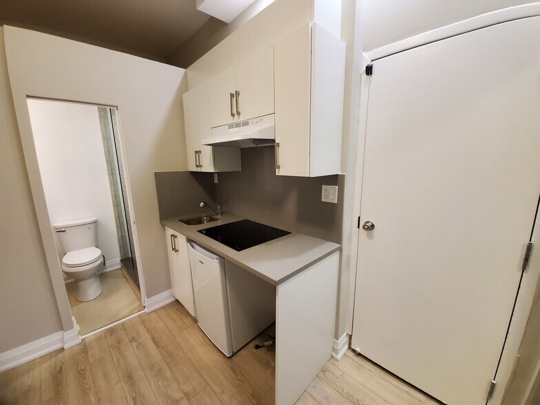 More Photos Of 195 Harbord St, Toronto Storefront Retail Residential For Sale