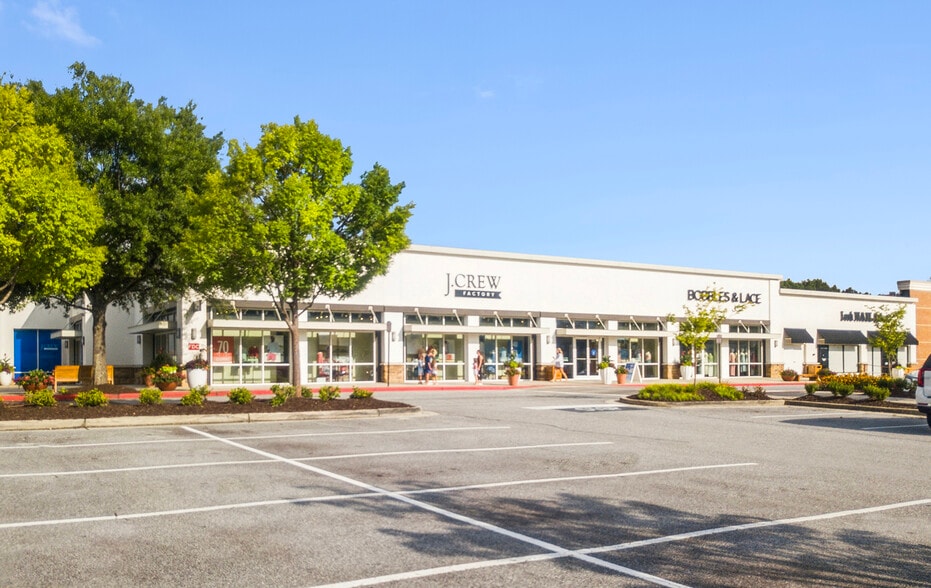 More Photos Of 1300 Johnson Ferry Rd, Marietta Unknown For Lease