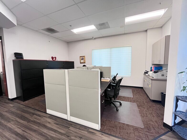 More Photos Of 1935 Chicago Ave, Riverside Office For Sale