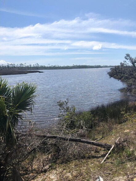 More Photos Of Hotelan Bluff Road @ Laura Bluff Road, Panama City Land For Sale