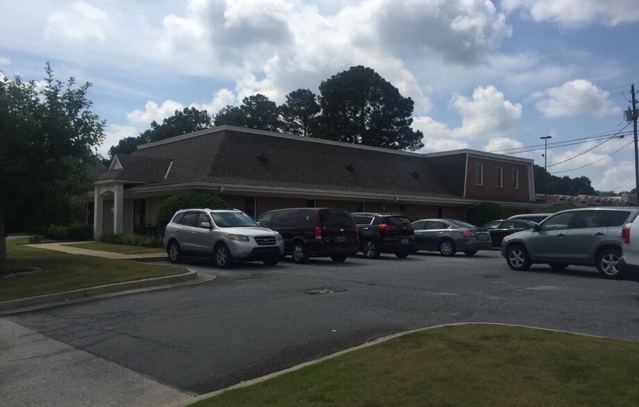 More Photos Of 2409 Sportsman Dr, Phenix City Office For Sale