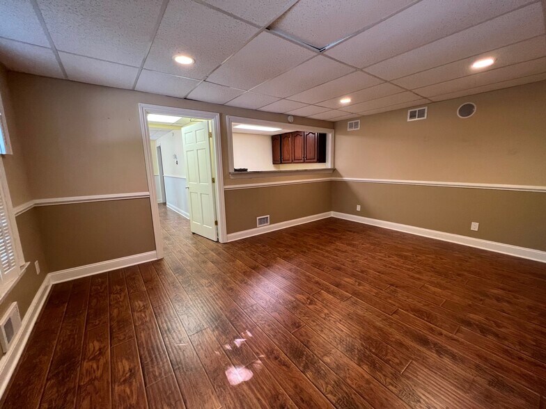 More Photos Of 19 E Main St, Mendham Medical For Sale