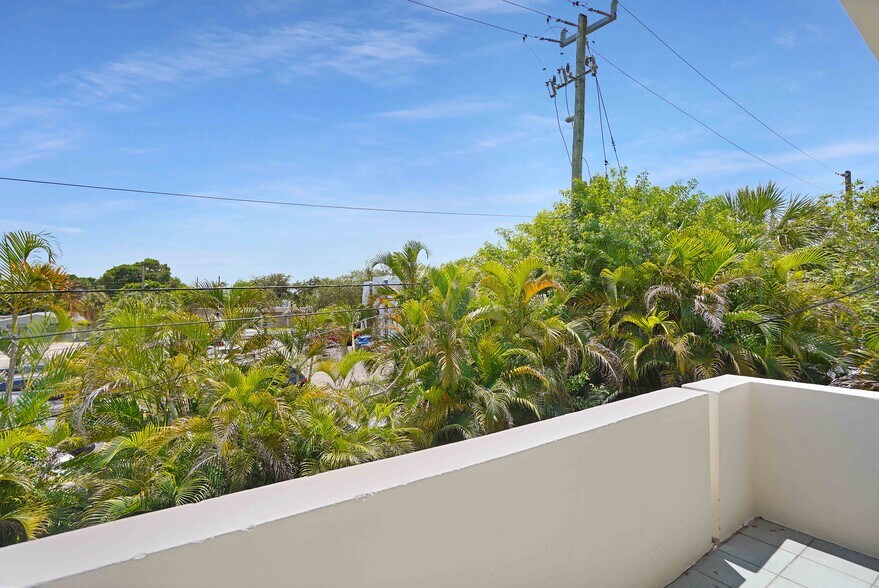 More Photos Of 100 SE 21 St, Fort Lauderdale Apartments For Sale