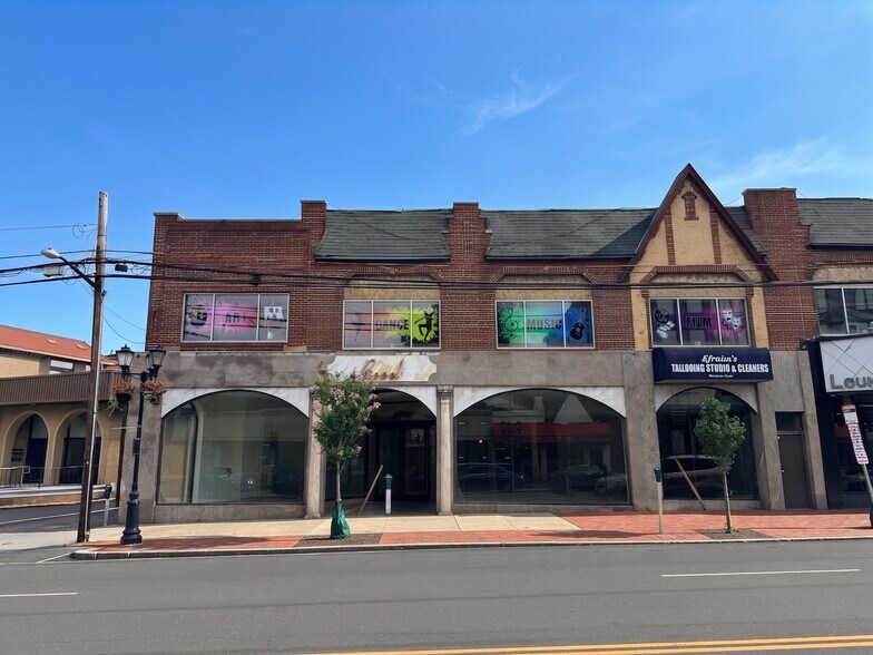 Primary Photo Of 113-117 Middle Neck Rd, Great Neck Storefront Retail Office For Lease