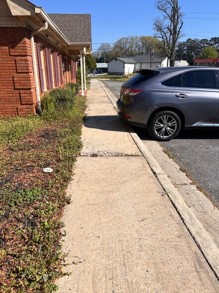 More Photos Of 118 North Ave, Jonesboro Office For Lease