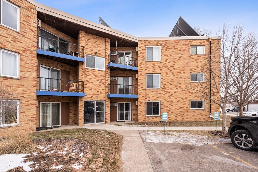 More Photos Of 1800 Larpenteur Ave W, Falcon Heights Apartments For Sale
