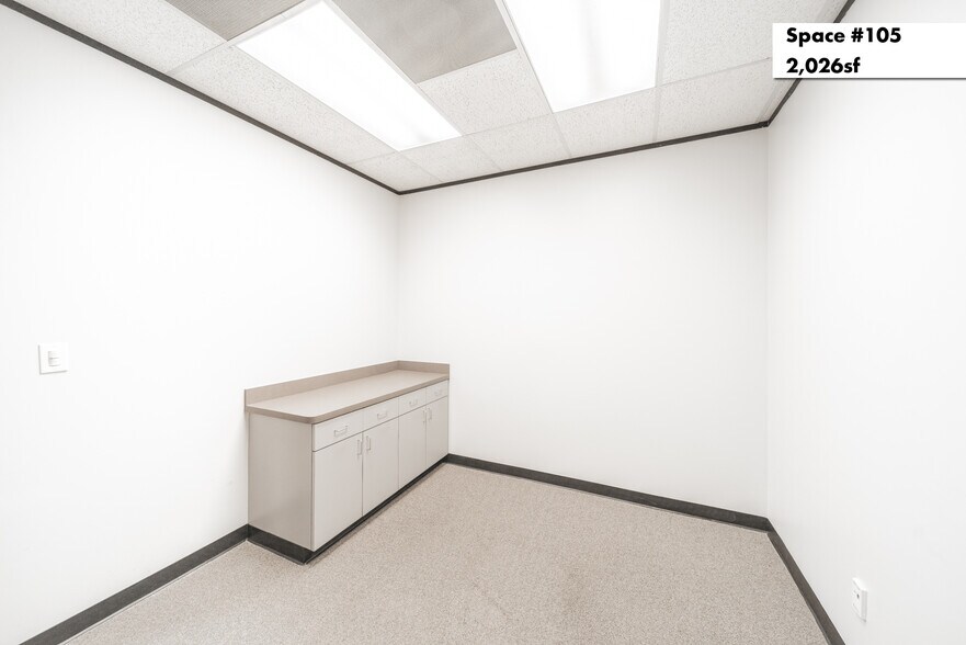 More Photos Of 1880 S Dairy Ashford Rd, Houston Office Residential For Lease