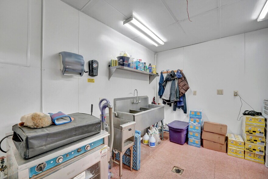 More Photos Of 12486 Beebe Rd, Silver Creek Golf Course Driving Range For Sale