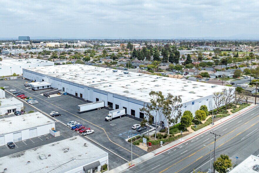 More Photos Of 7391 Heil Ave, Huntington Beach Warehouse For Lease