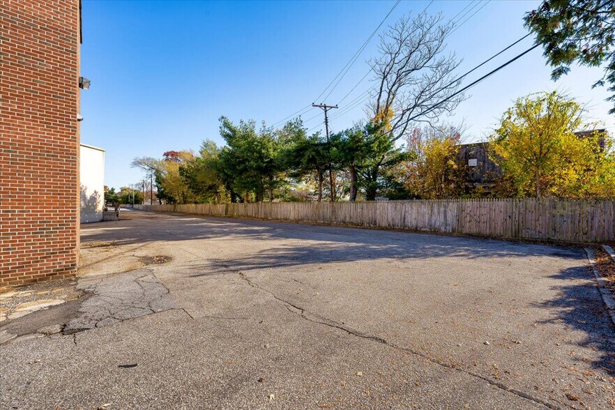 More Photos Of 8567-8587 Fort Smallwood Rd, Pasadena Unknown For Lease