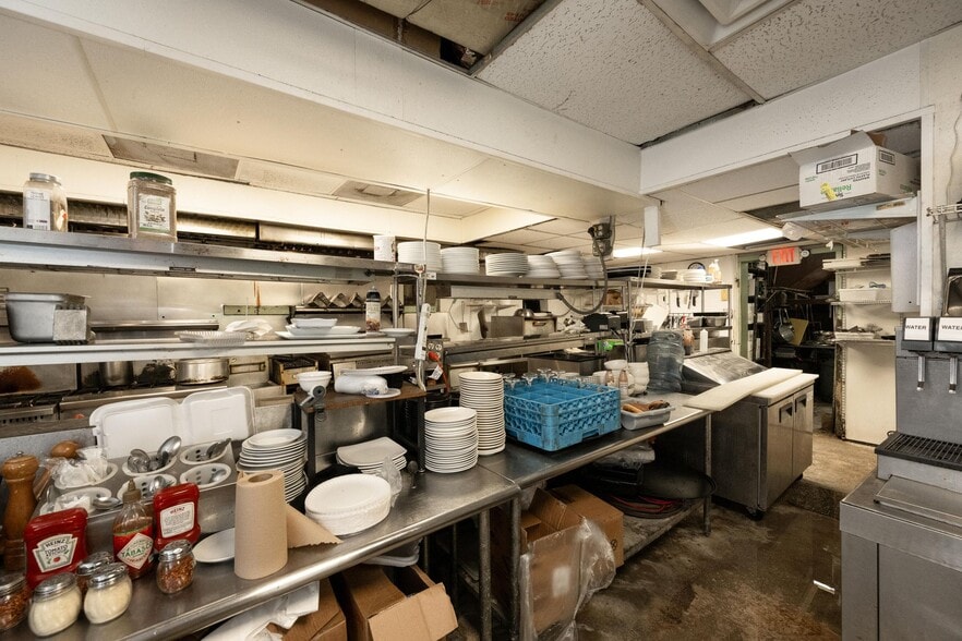 More Photos Of 1075 Duval St, Key West Restaurant For Sale