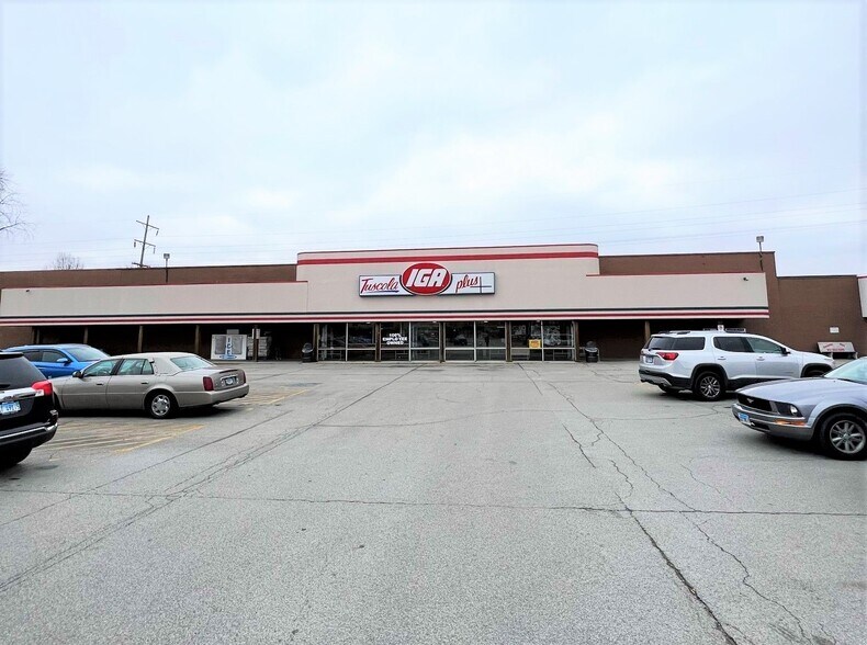 More Photos Of 605 E Southline Rd, Tuscola Supermarket For Sale