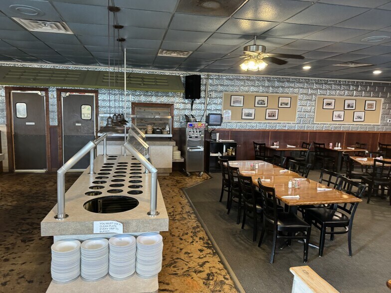 More Photos Of 701 N Crossroads, Leonard Restaurant For Sale