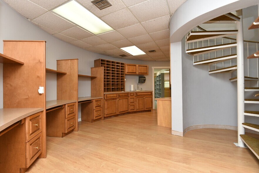 More Photos Of 4355 Bear Gully Rd, Winter Park Medical For Lease