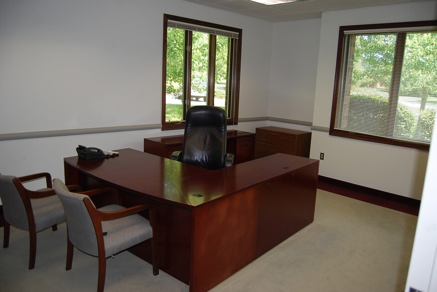 More Photos Of 59 General Warren Blvd, Malvern Medical For Lease