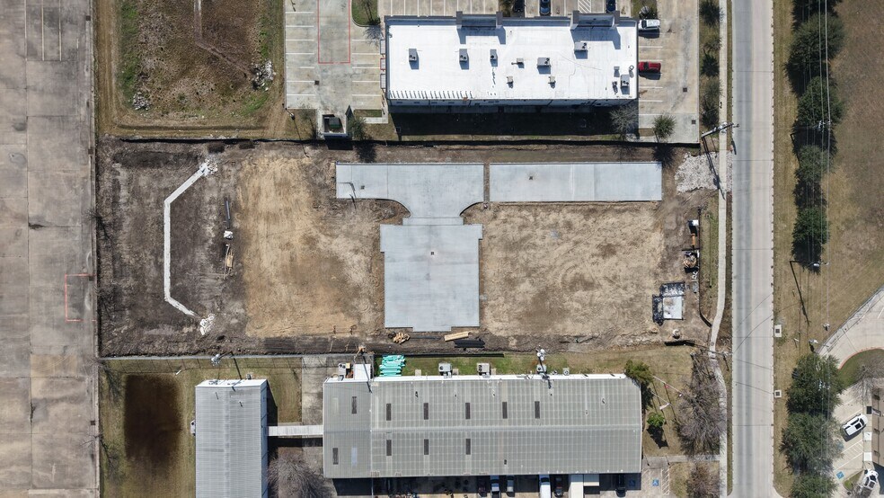 More Photos Of 2077 Magnolia Dr, Pasadena Industrial For Sale