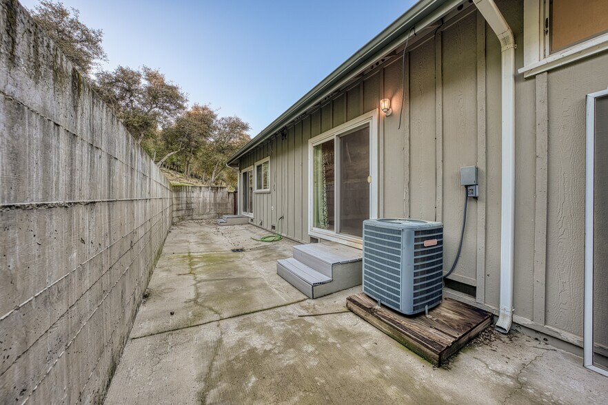More Photos Of 10401 Point Lakeview Rd, Kelseyville Apartments For Sale