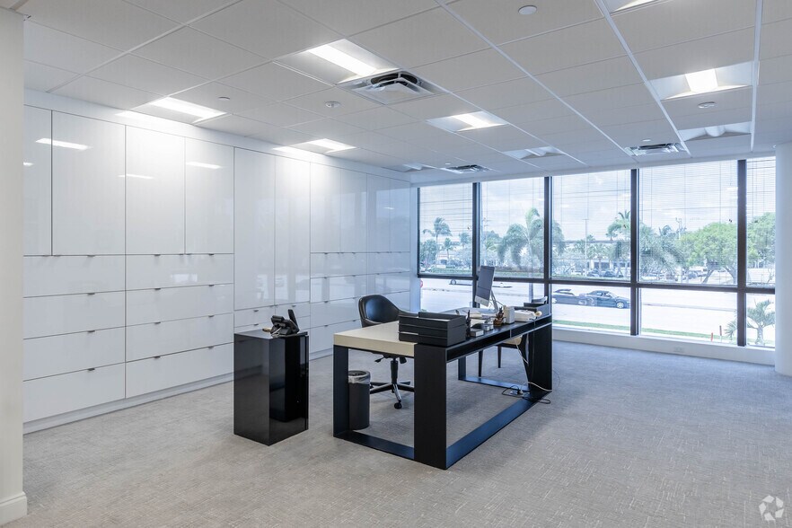 More Photos Of 11300 US Highway 1, Palm Beach Gardens Medical For Lease