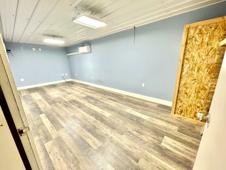 More Photos Of 7601 WA-270, Pullman Flex For Lease
