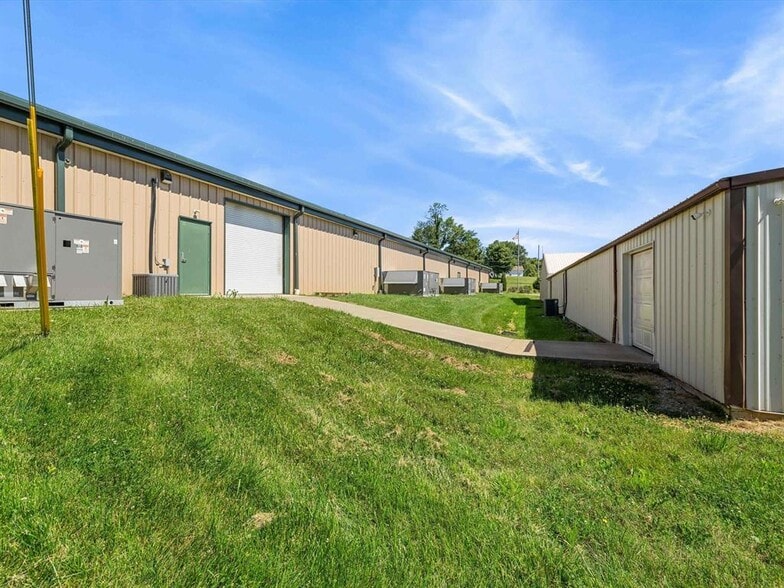 More Photos Of 6976 W Louisville Ln, Owensboro Light Manufacturing For Sale