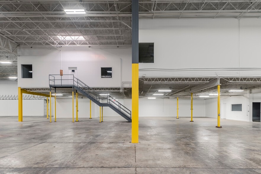More Photos Of 5400 NW 35th Ave, Fort Lauderdale Warehouse For Lease