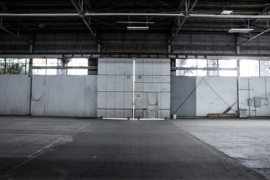 More Photos Of 205 S Mission Rd, Los Angeles Warehouse For Lease