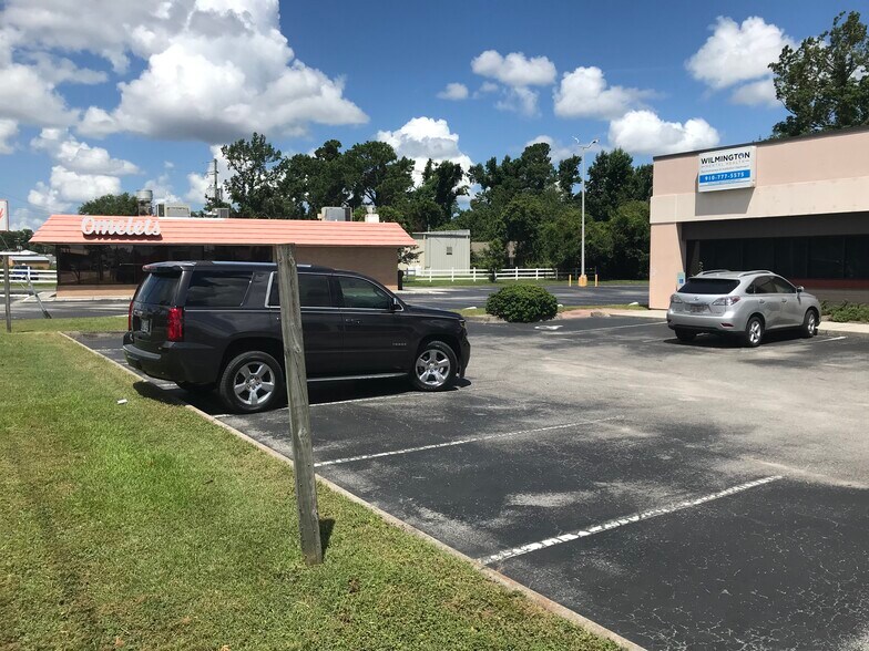 More Photos Of 3825 Market St, Wilmington General Retail For Lease