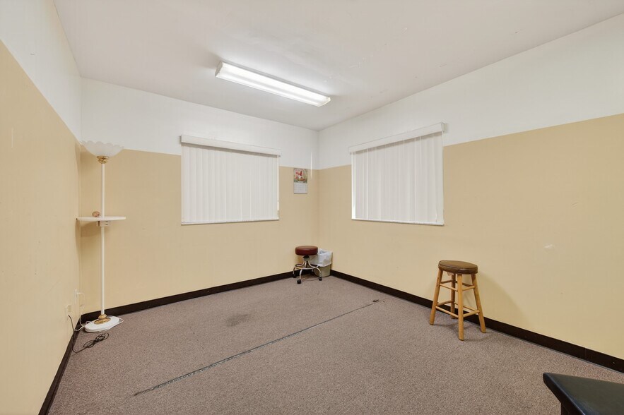 More Photos Of 905 Beville Rd, Daytona Beach Medical For Sale