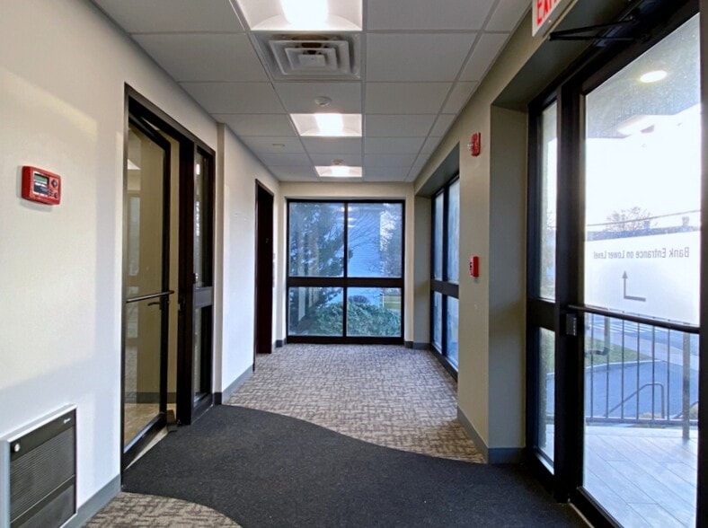 More Photos Of 573 Main St, Woburn Office For Sale