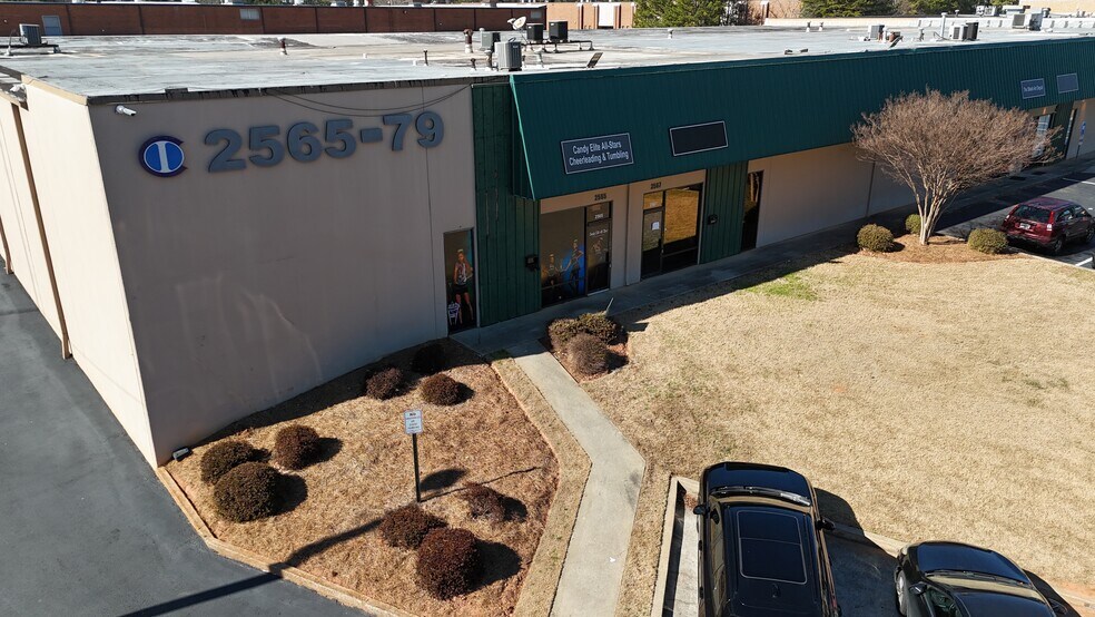 More Photos Of 2565-2579 Park Central Blvd, Decatur Distribution For Lease