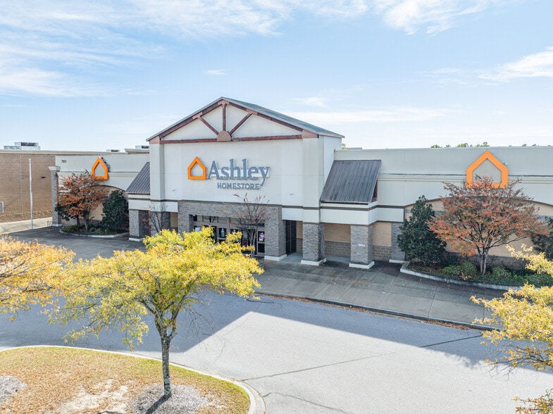 More Photos Of 7951 Winchester Rd, Memphis Storefront For Sale