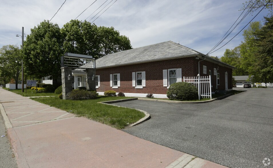 More Photos Of 799 Rt-25a, Rocky Point Medical For Sale