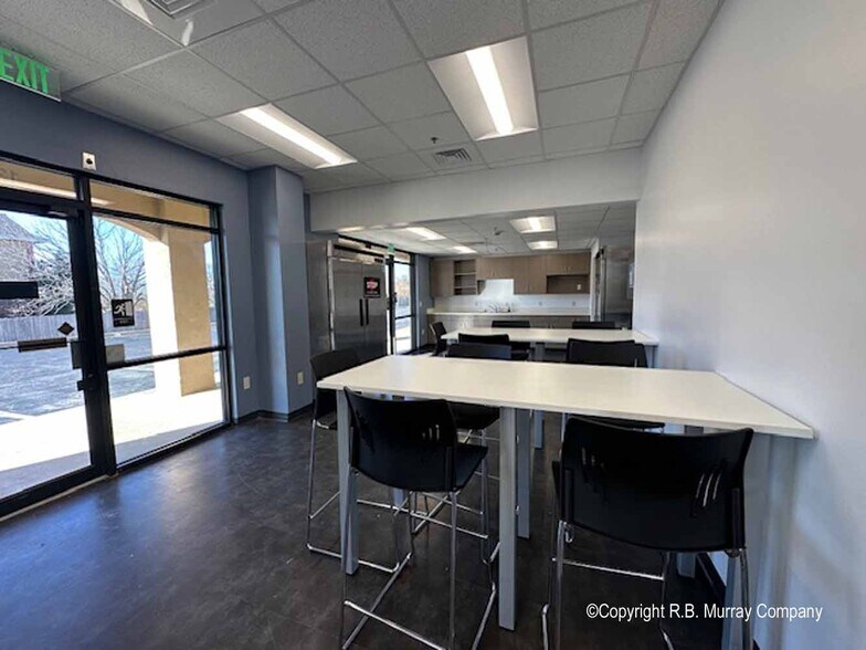 More Photos Of 1343 E Kingsley St, Springfield Office For Lease