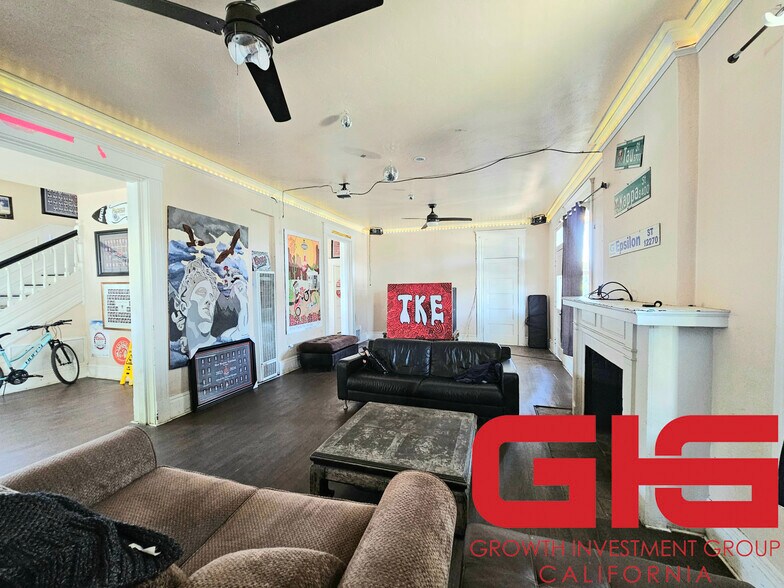 More Photos Of 695 N Main St, Pomona Apartments For Sale