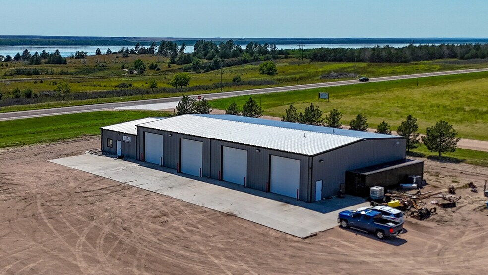 Primary Photo Of 36154 Enterprise, Trenton Light Manufacturing For Sale