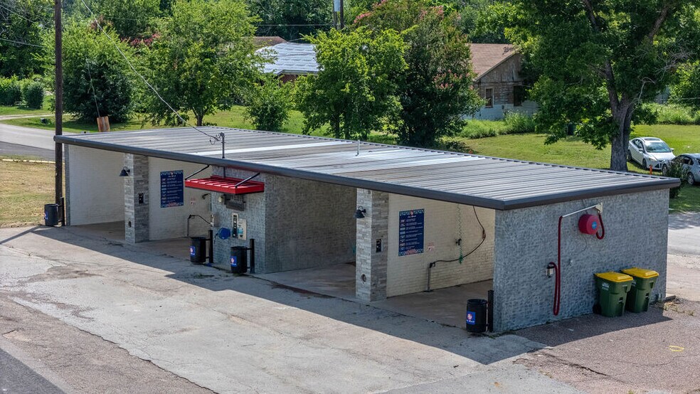 More Photos Of 617 N Ellis St, Groesbeck Carwash For Sale