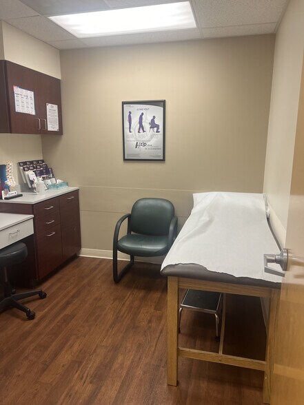 More Photos Of 75 Thomas Johnson Dr, Frederick Medical For Sale