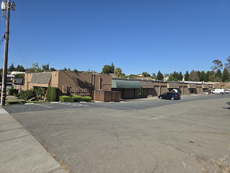 More Photos Of 895 Howe Rd, Martinez Manufacturing For Sale