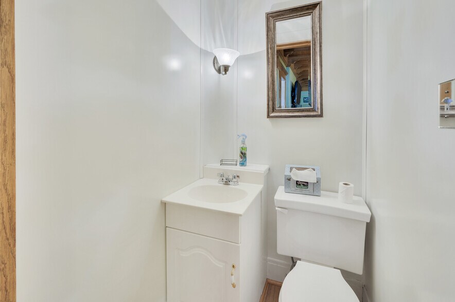 More Photos Of 1813 Main St, Blakely Office For Sale