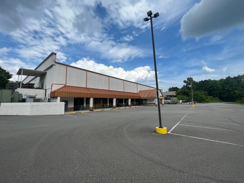 More Photos Of 934 E Church St, Jasper Unknown For Lease