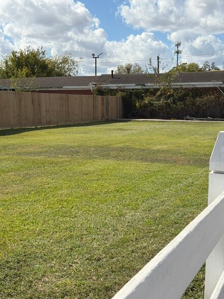 More Photos Of 1706 Clinton Dr, Galena Park Storefront Retail Office For Sale