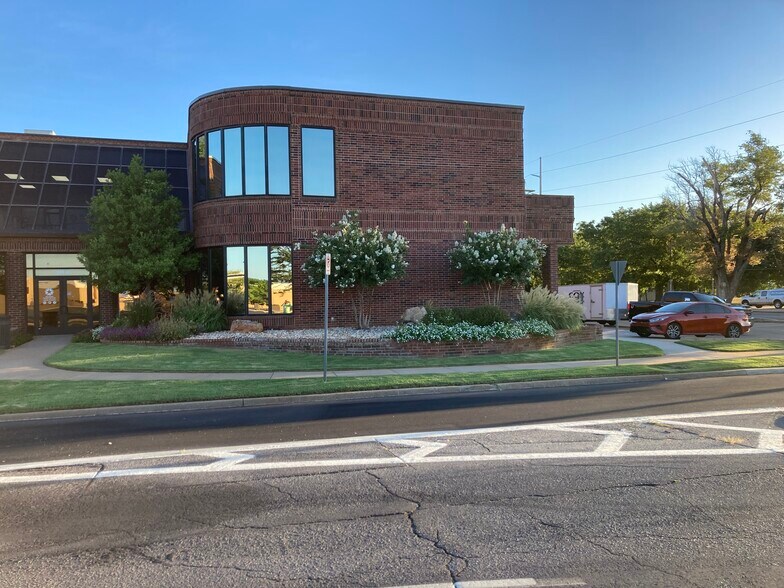 More Photos Of 111 SW C Ave, Lawton Medical For Sale