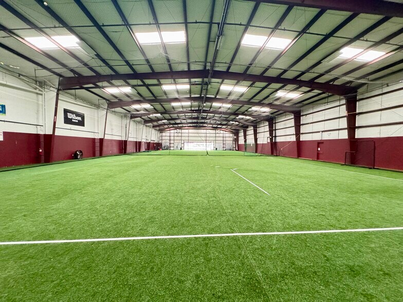 More Photos Of 250 Commonwealth Ave, Bristol Health Club For Lease