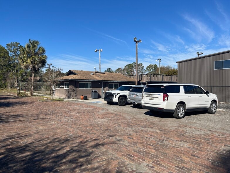 Primary Photo Of 3461 Peeler Rd, Jacksonville Sports And Entertainment For Sale