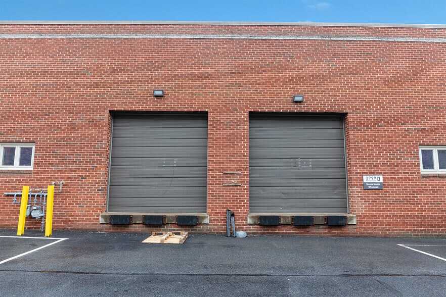 More Photos Of 2801 Merrilee Dr, Fairfax Warehouse For Lease