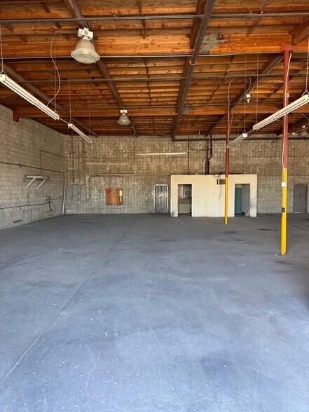 More Photos Of 16187 Yucca St, Hesperia Warehouse For Sale