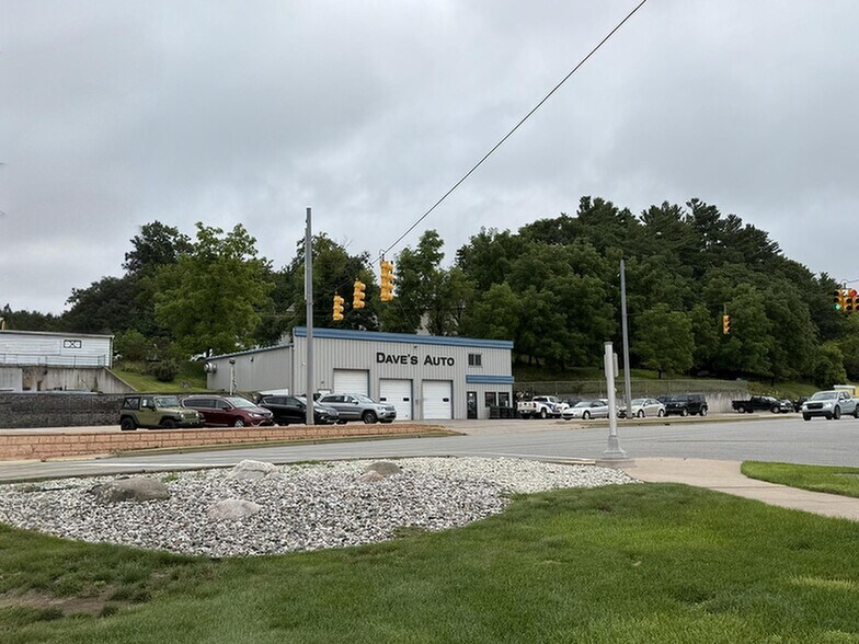 More Photos Of 1137 S Stephenson Ave, Iron Mountain Specialty For Sale